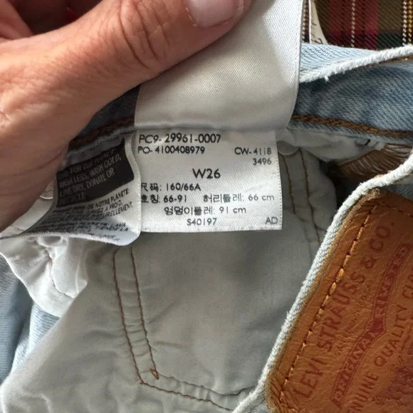 Levi’s Premium 501 Distressed Cutoff Shorts W26 Light Wash Button Fly Denim - Picture 2 of 5